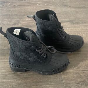 Kamik Black & Gray Quilted Winter Weather Boots, Size 7 Excellent Condition